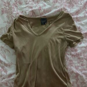 Olivia Rae Women's Brown Ribbed V-Neck Tee